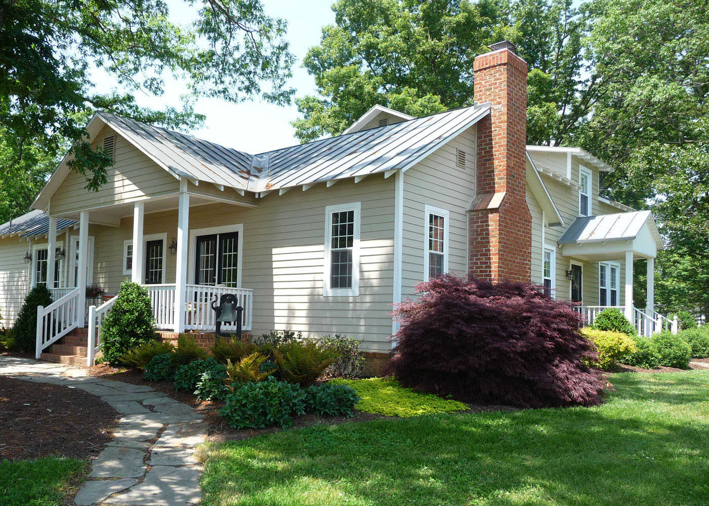 After: Variegated irregular stepping stones and new garden. : Before/After : Richmond VA Landscape Designer: Gardens by Monit, LLC: Monit Rosendale landscape designer Richmond and Charlottesville Virginia and Fredericksburg Virginia and Williamsburg Virginia