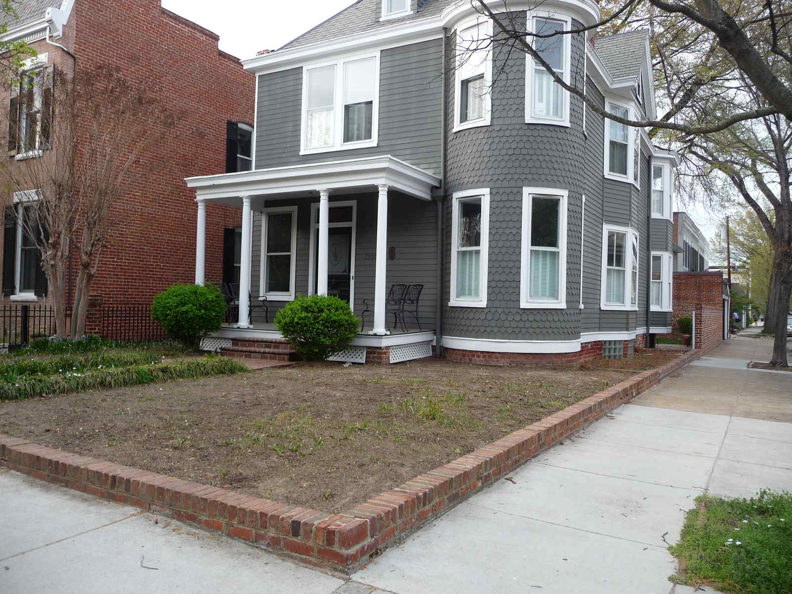 Before<br>
City garden starting point.  : Before/After : Richmond VA Landscape Designer: Gardens by Monit, LLC: Monit Rosendale landscape designer Richmond and Charlottesville Virginia and Fredericksburg Virginia and Williamsburg Virginia