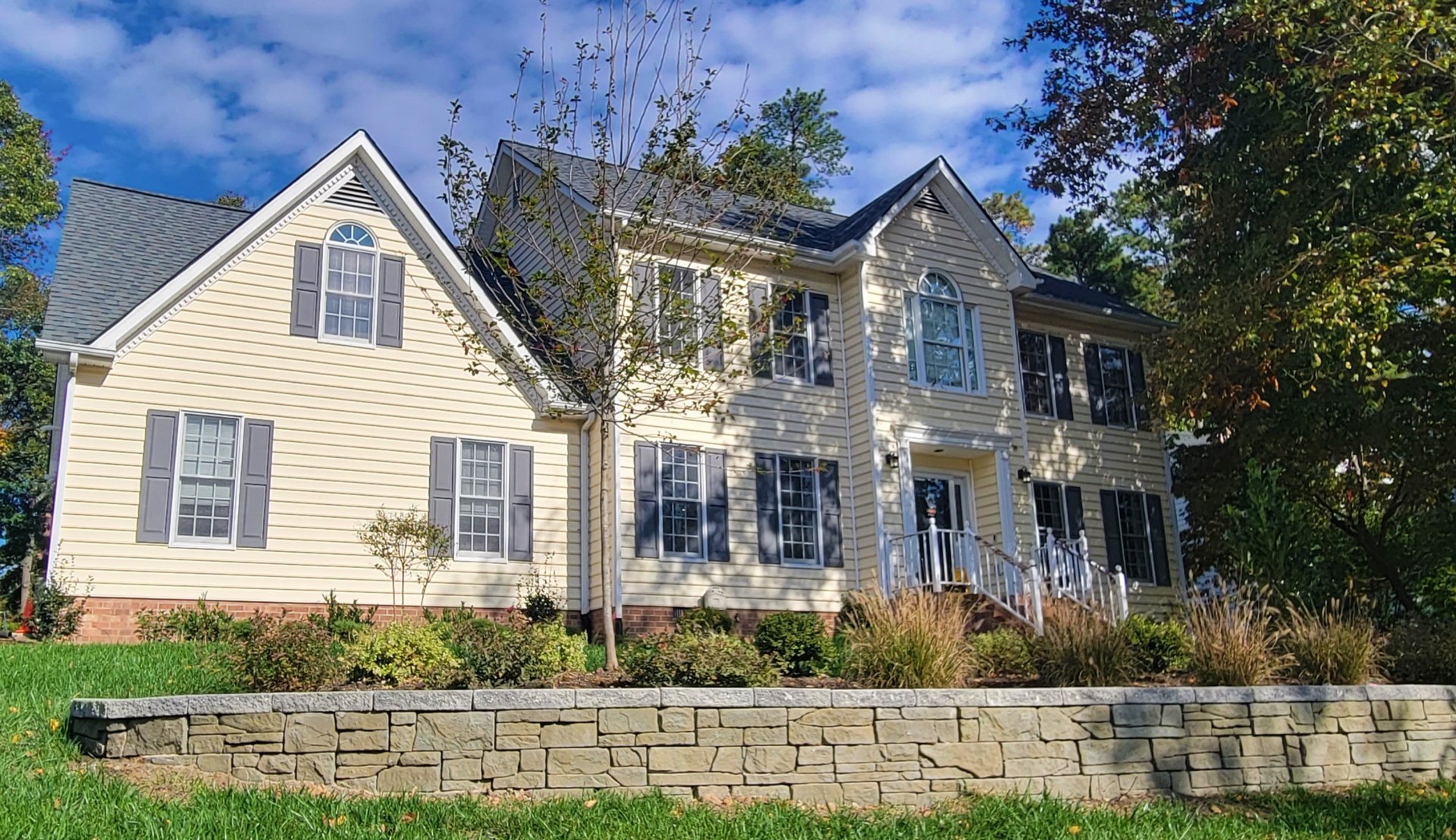 After: Updated retaining wall update and landscaping : Before/After : Richmond VA Landscape Designer: Gardens by Monit, LLC: Monit Rosendale landscape designer Richmond and Charlottesville Virginia and Fredericksburg Virginia and Williamsburg Virginia